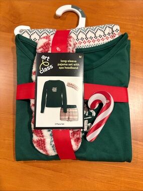 art class Green Pajama Set with Red & White Details